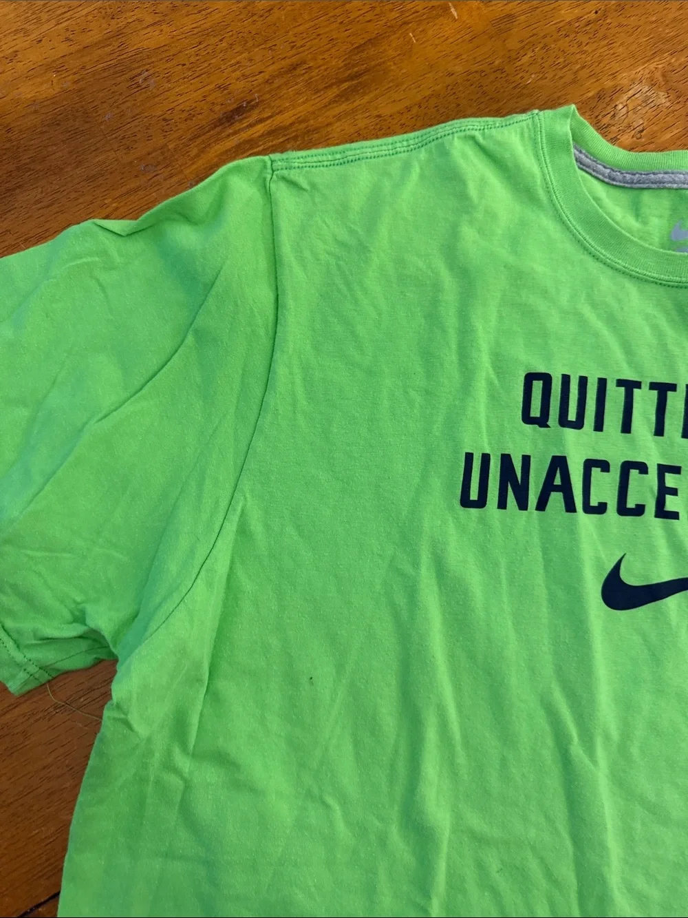 Nike Bright Green 'Quitting Is Unacceptable' Graphic Tee xxl